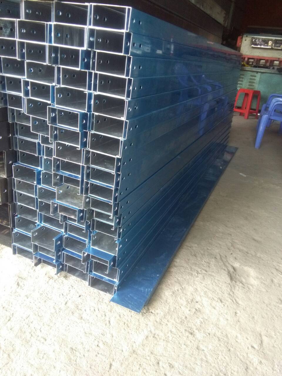 THANG MÁNG CÁP ĐIỆN INOX 201 304 316 GIÁ RẺ NHẤT  THỊ TRƯỜNG TOÀN QUỐC