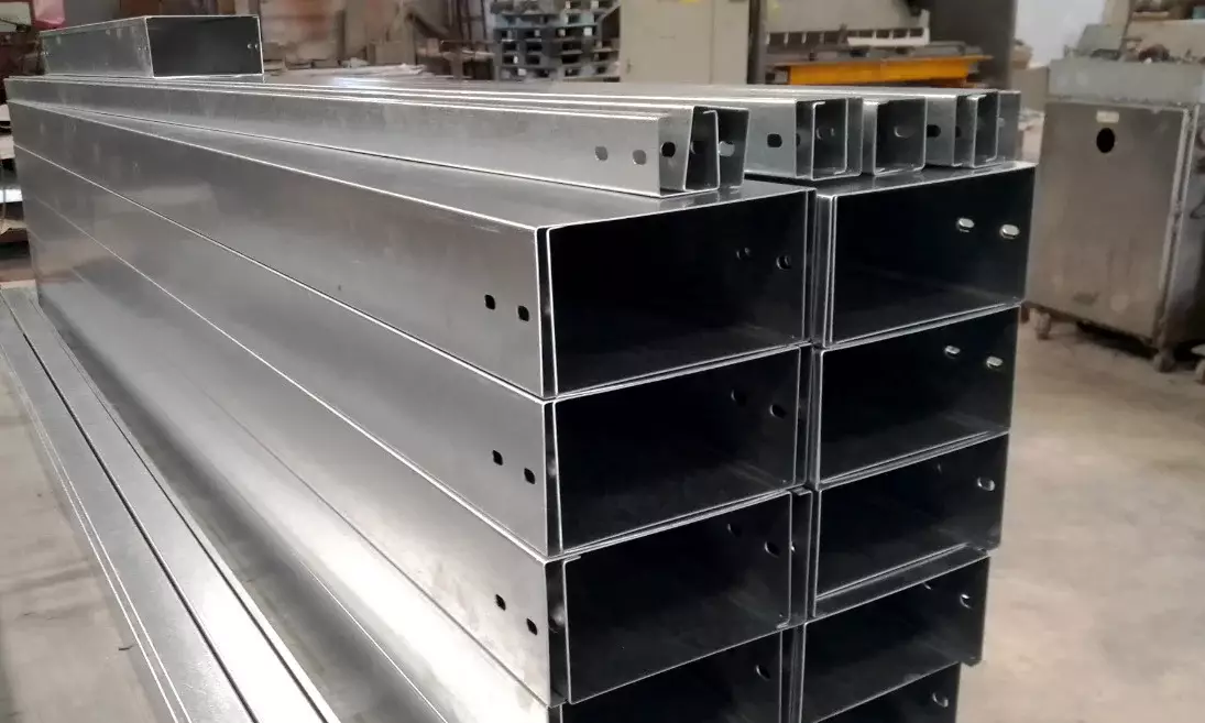 MÁNG CÁP MẠ KẼM NHÚNG NÓNG GIÁ RẺ TẠI PHÚ YÊN